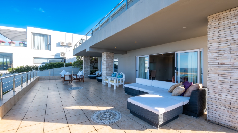 7 Bedroom Property for Sale in Beacon Isle Western Cape